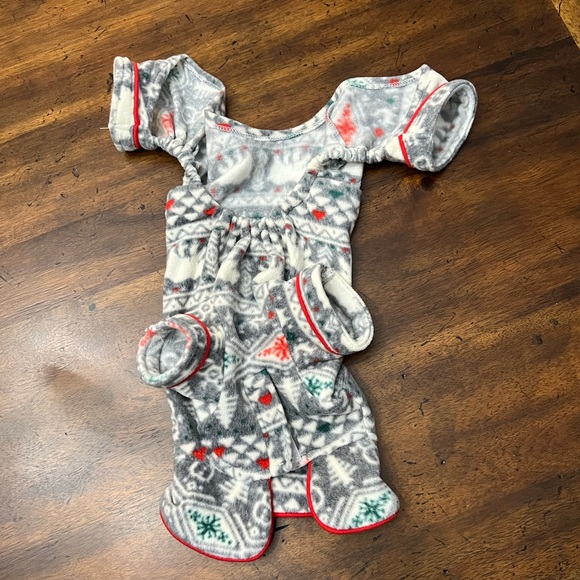 7 piece Family PJ Set Mom, Dad, Child 2T, Child 3T & Dog EUC - Picture 7 of 8